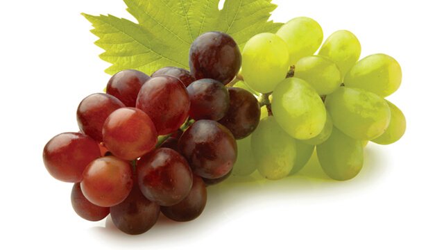 Red and green grapes